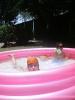 Sanam et Leila dans la piscine rose